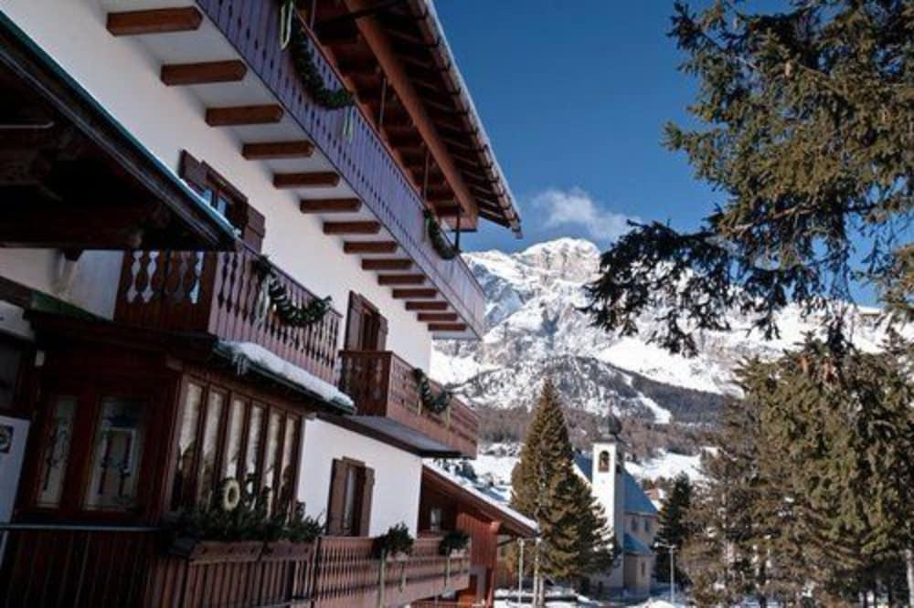 Hotel Panda Cortina- Ricarica Auto Elettriche กอร์ตินาดัมเปซโซ ภายนอก รูปภาพ
