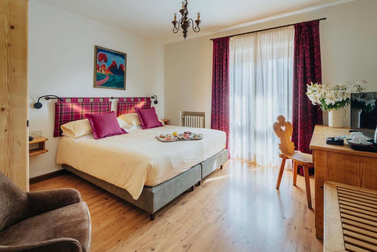 Hotel Panda Cortina- Ricarica Auto Elettriche กอร์ตินาดัมเปซโซ ภายนอก รูปภาพ