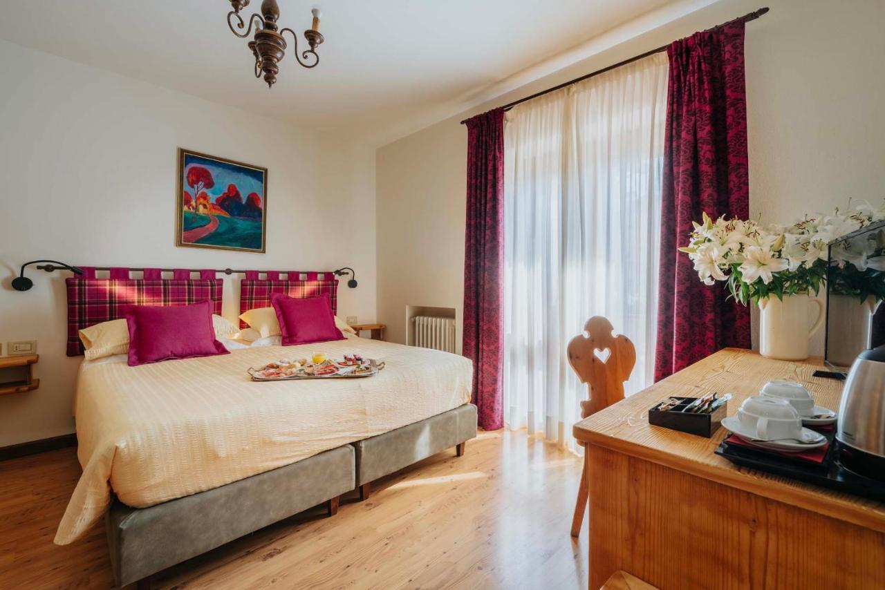 Hotel Panda Cortina- Ricarica Auto Elettriche กอร์ตินาดัมเปซโซ ภายนอก รูปภาพ