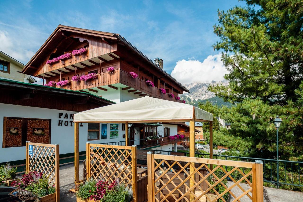 Hotel Panda Cortina- Ricarica Auto Elettriche กอร์ตินาดัมเปซโซ ภายนอก รูปภาพ