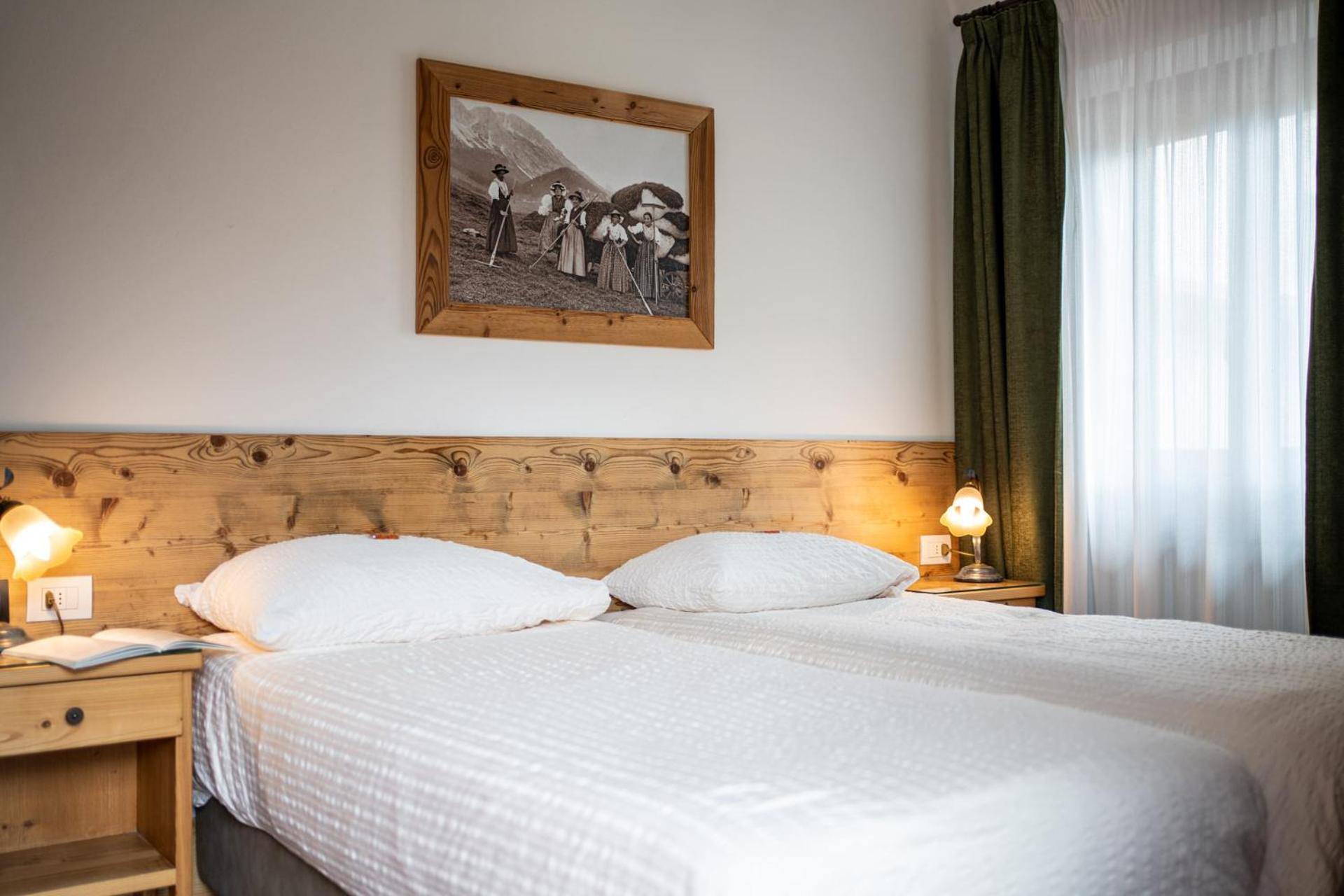 Hotel Panda Cortina- Ricarica Auto Elettriche กอร์ตินาดัมเปซโซ ภายนอก รูปภาพ