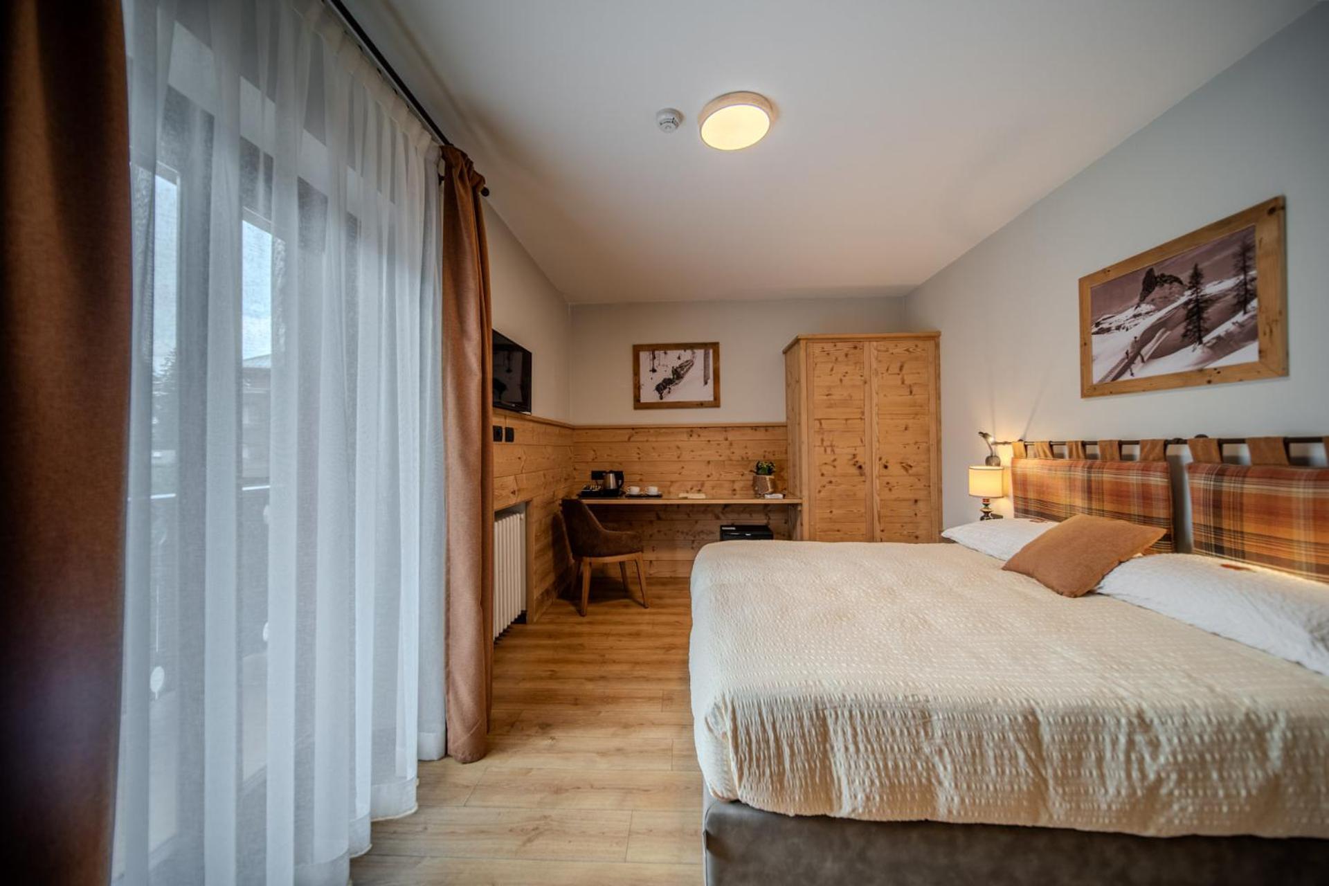 Hotel Panda Cortina- Ricarica Auto Elettriche กอร์ตินาดัมเปซโซ ภายนอก รูปภาพ